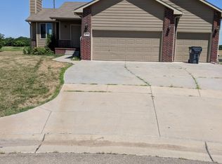 5542 S Meadowview Ct, Wichita, KS 67216