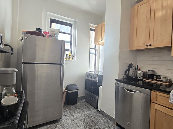 2nd image of 515 Cathedral Pkwy #9F