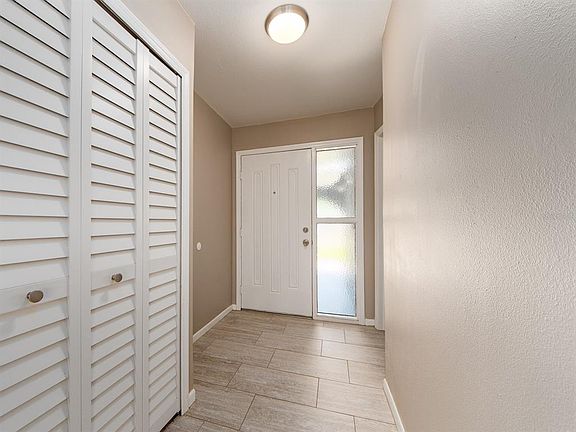 4th image of 2321 Maben Ave