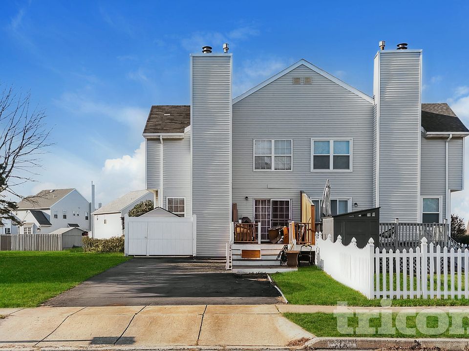 1st image of 362 Bradford Ln