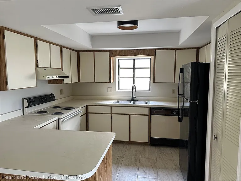 4016 Thompson Ave — Photo 7