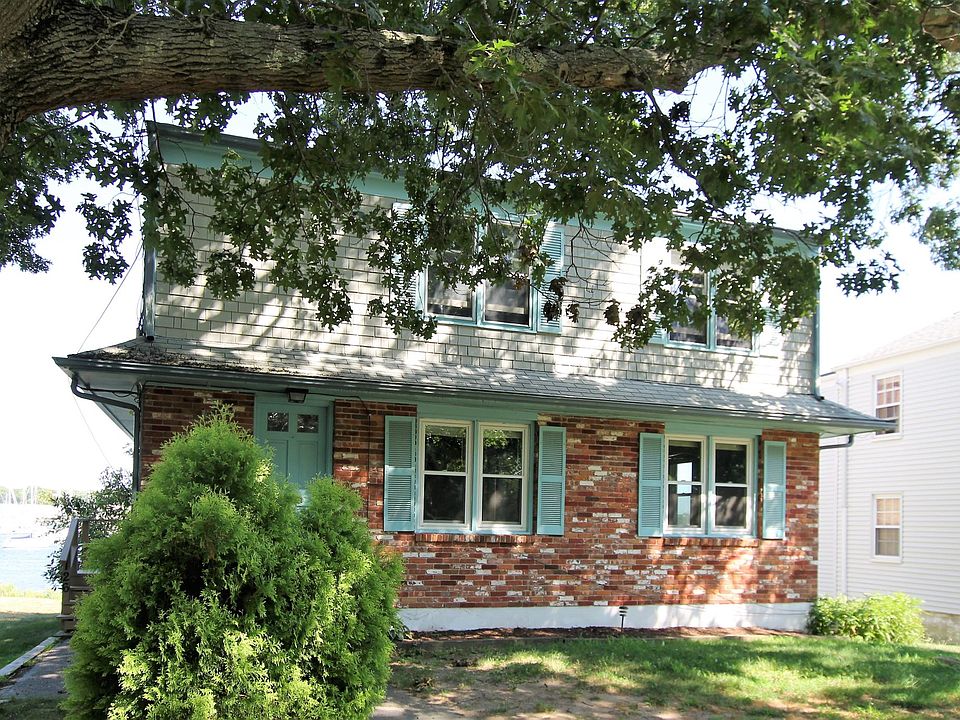 2nd image of 128 Riverside Dr