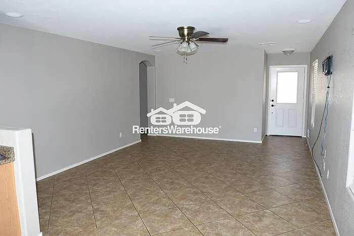3282 W Belle Ave — Photo 4