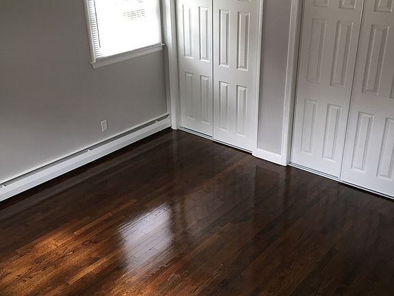3rd image of 21 Glenwood St