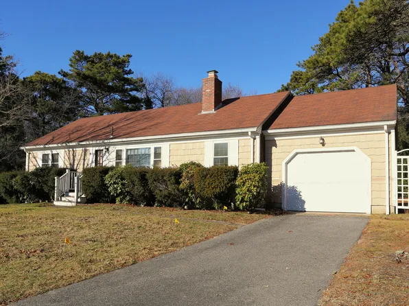 34 Hamden Circle, Hyannis, MA 02601