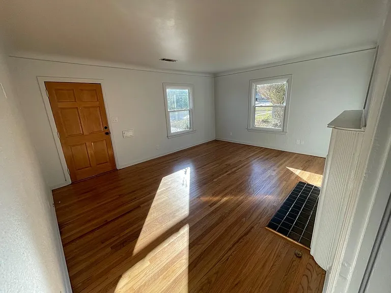 3515 E 4th Pl — Photo 3