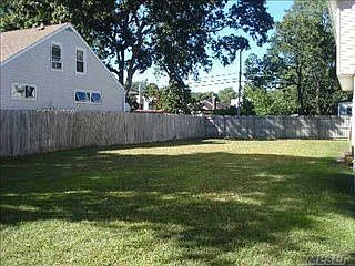 3rd image of 17 Bainbridge Ave
