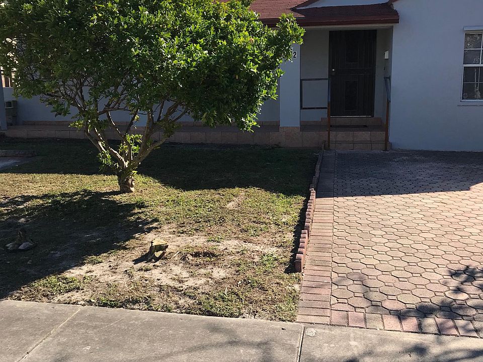 2nd image of 1852 SW 17th Ter