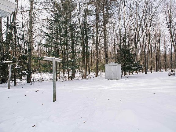 4th image of W962 CAMPFIRE ROAD