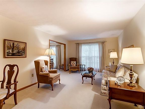 4th image of 2111 Pelwood Dr