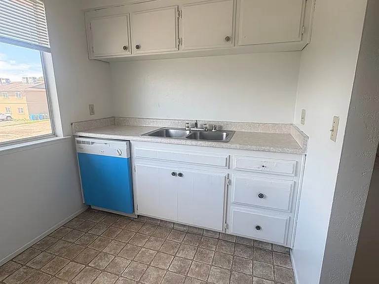 1590 Alfred Way — Photo 21