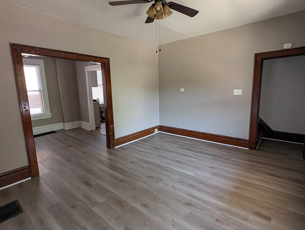 4 bed, 1900 sqft, $1,800 — Photo 2