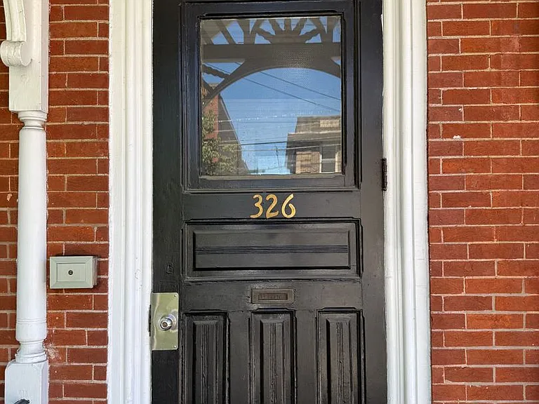 326 N Duke St — Photo 18