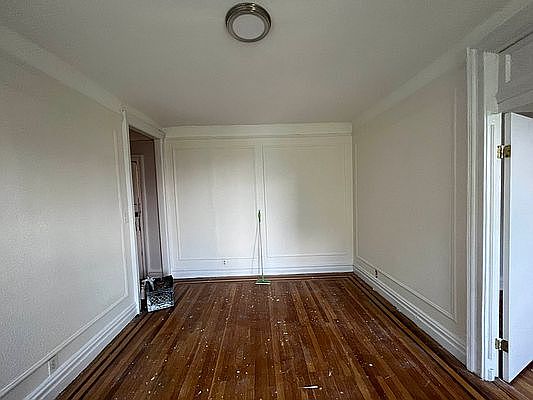 3rd image of 30-95 29th St #5C