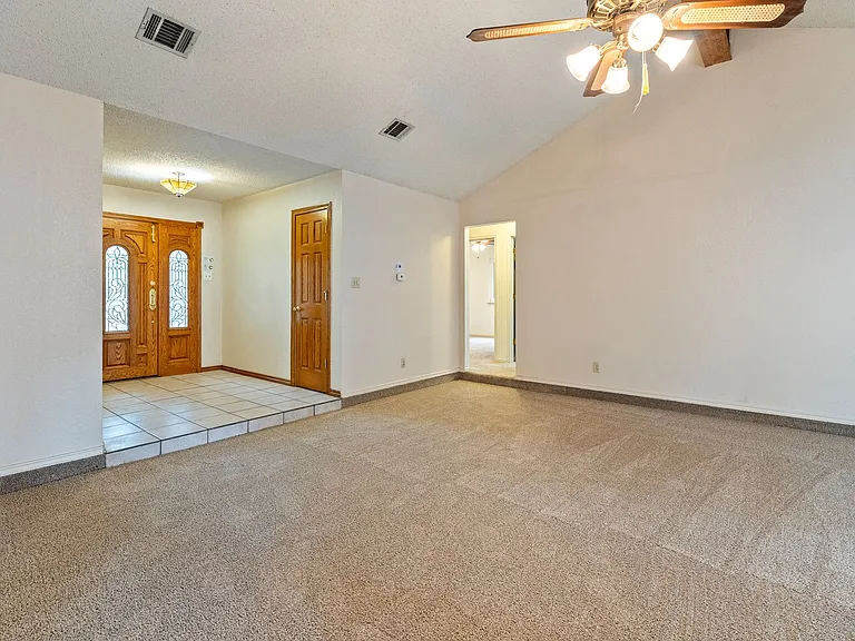 1603 Garnaas Dr — Photo 3
