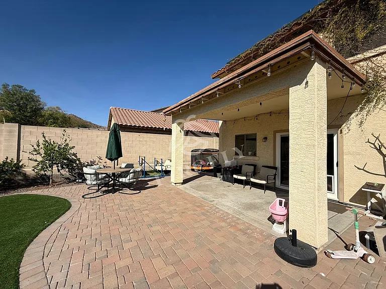 6509 W Red Fox Rd — Photo 28