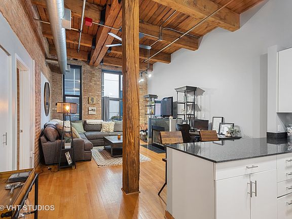 5th image of 300 W Grand Ave APT 501