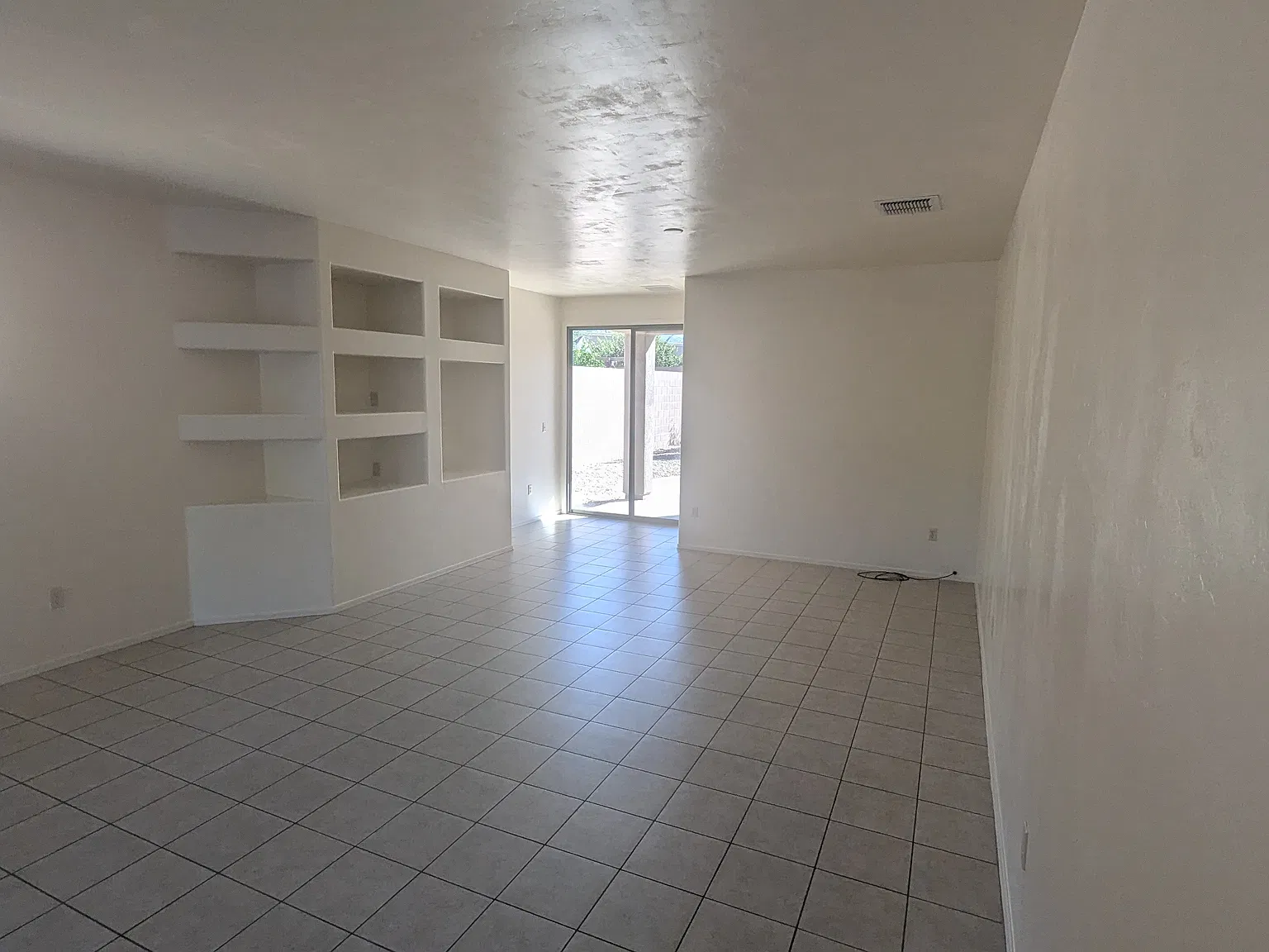 4 bed, 1600 sqft, $2,000 — Photo 3