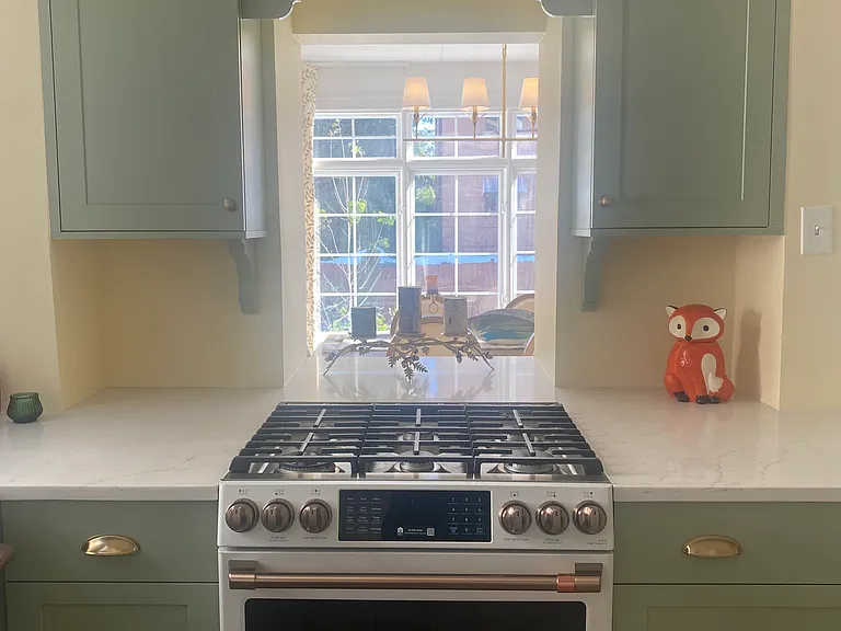 Main kitchen pass thru to dinning room