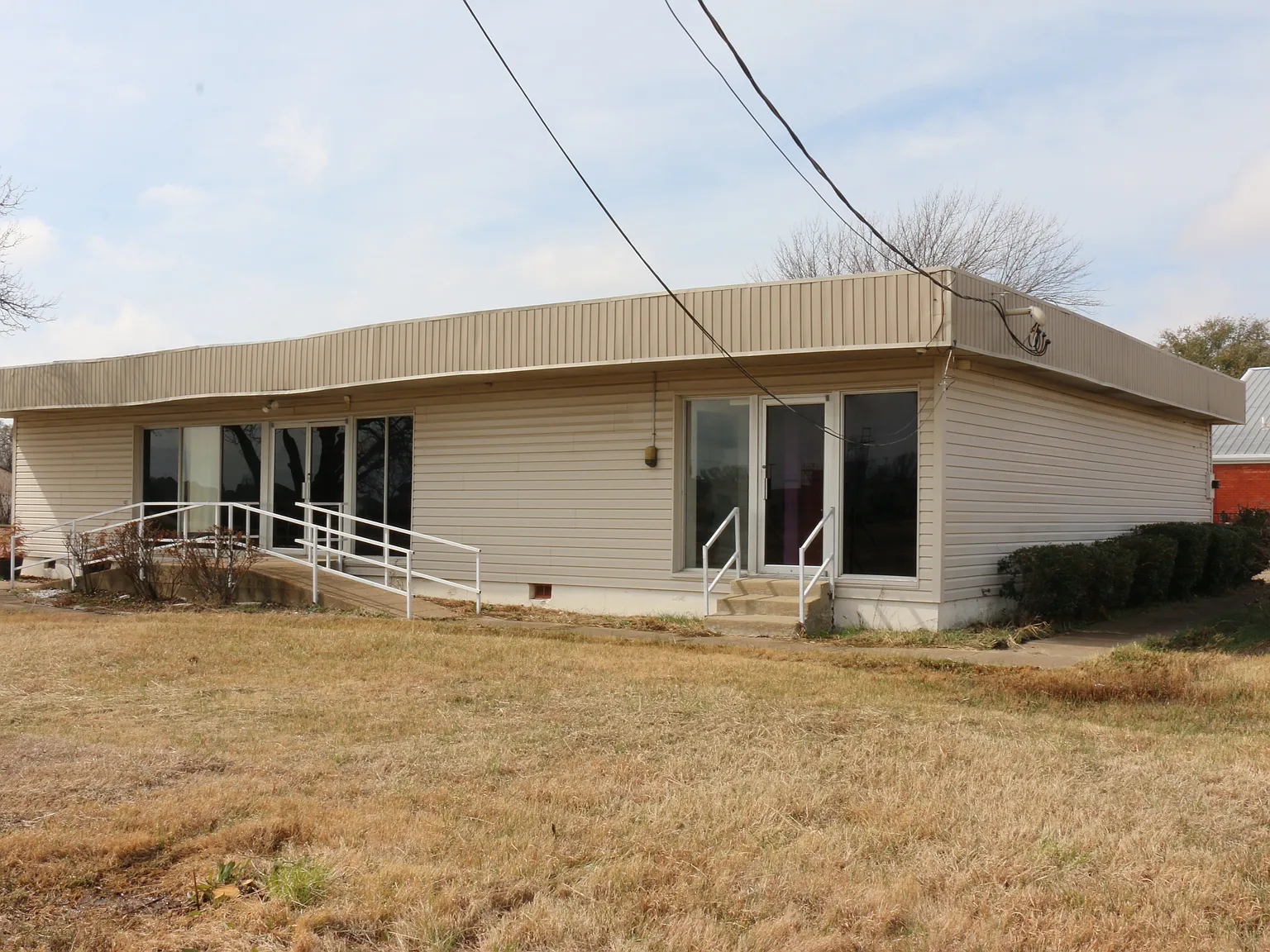 1 bed, 2542 sqft, $3,995 — Photo 2
