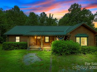 266 Rhododendron Dr, Saluda, NC 28773