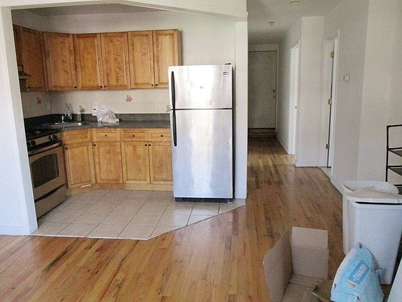 2nd image of 444 Throop Ave #3RDF