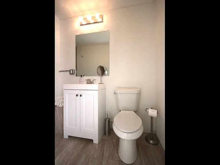 14 Lincoln Ave W #1 — Photo 9