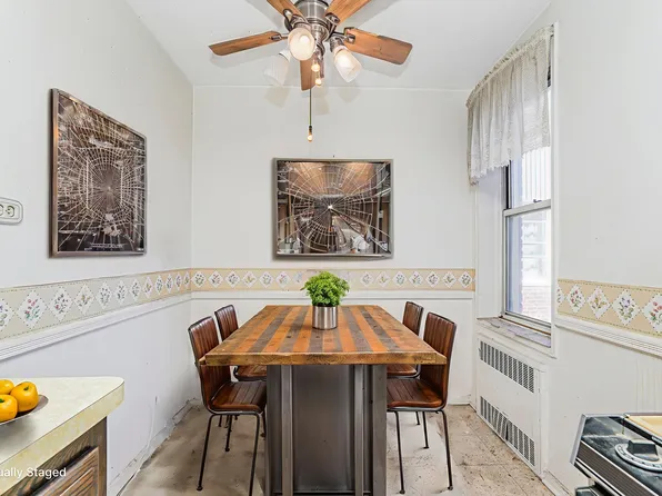 2514 East 7th Street image 1 of 17