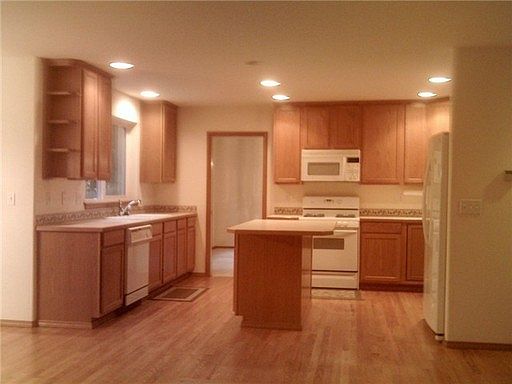 2nd image of 14719 12th Ave NE