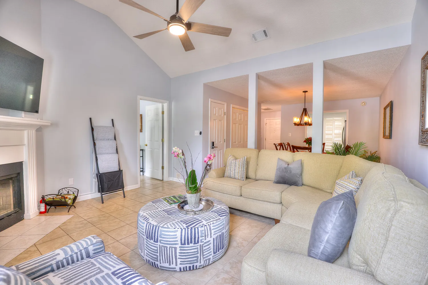 3 bed, 1417 sqft, $1,700 — Photo 2
