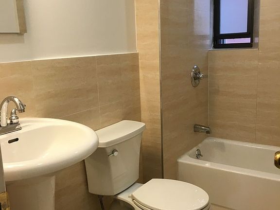 4th image of 85 Graham Ave #12