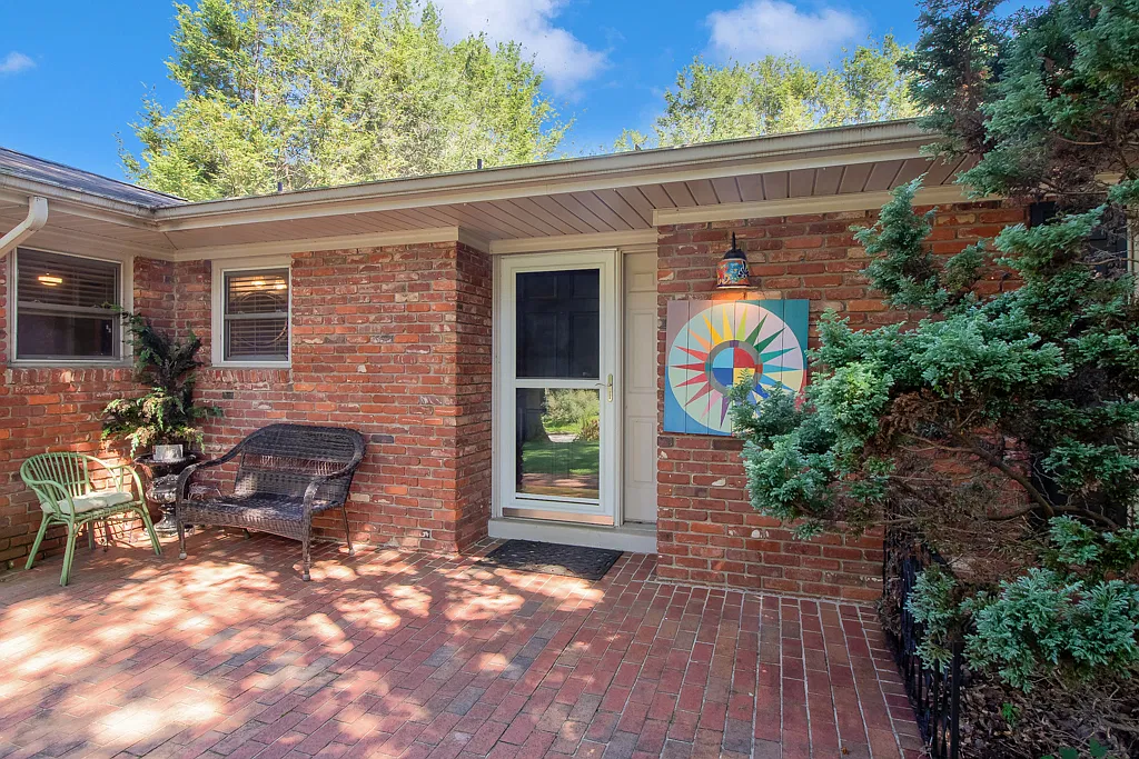 25 Bevlyn Dr — Photo 4