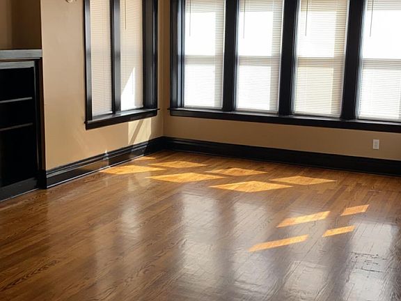 3rd image of 6642 S Troy St #1N