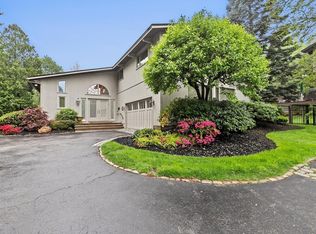 25 Laurus Ln, Newton, MA 02459