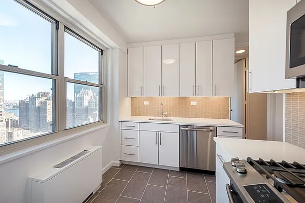 Sold by Rose Associates, Inc | media 23