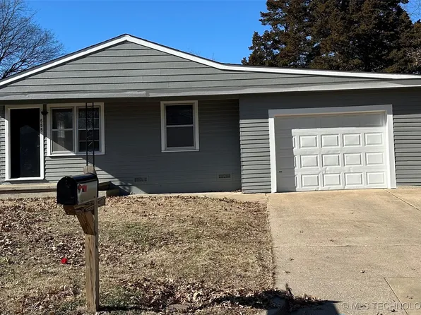 555 SE Elmhurst Ave, Bartlesville, OK 74006