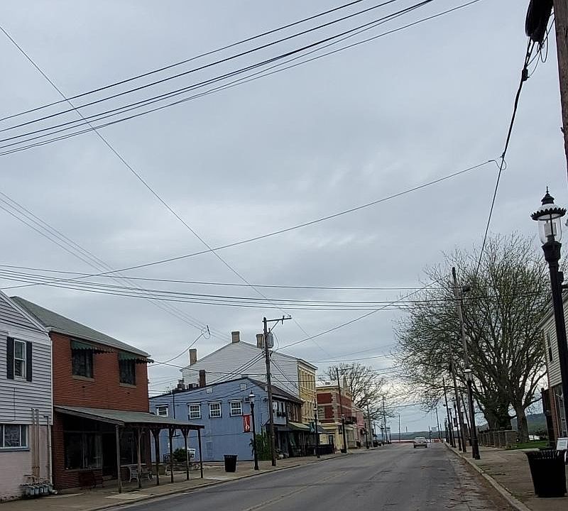 2nd image of 220 Front St