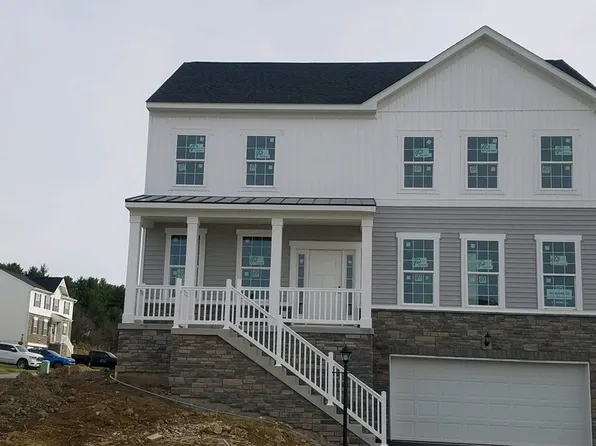 122 Holy Cross Dr, Imperial, PA 15126