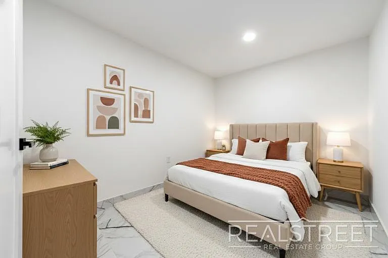 1274 Jefferson Ave #1 — Photo 8