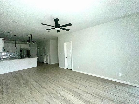 5th image of 4614 W Huckleberry St