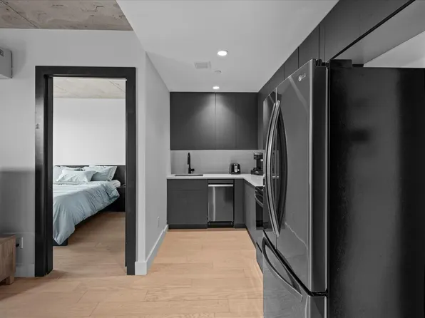 458 East 25th Street image 4 of 13