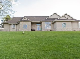 23900 Gombert Dr, Anamosa, IA 52205