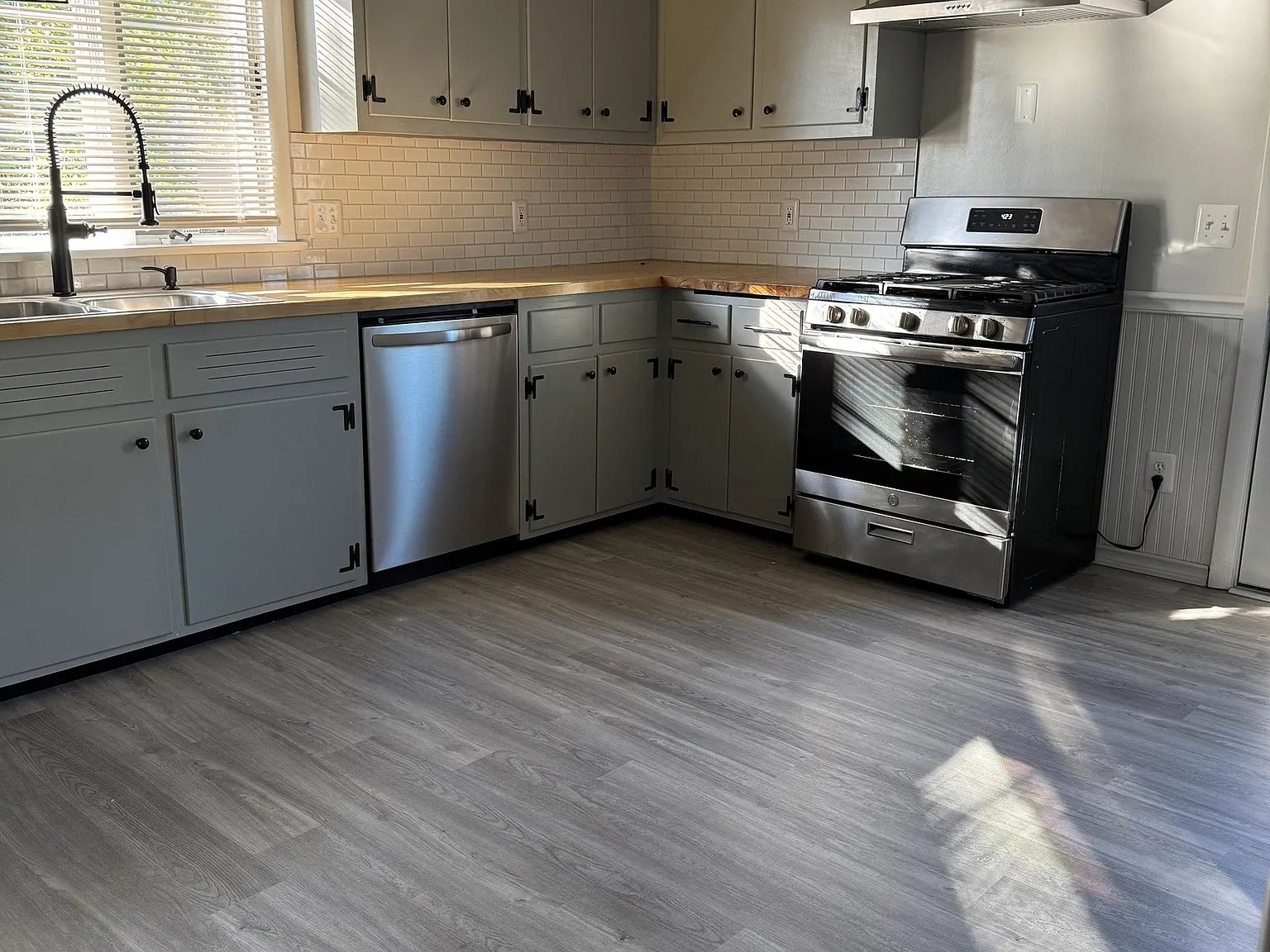 3 bed, 1.5 bath, 1240 sqft, $2,650 — Photo 4