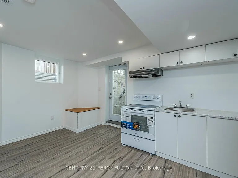 1 Cragg Cres #BASEMENT — Photo 7