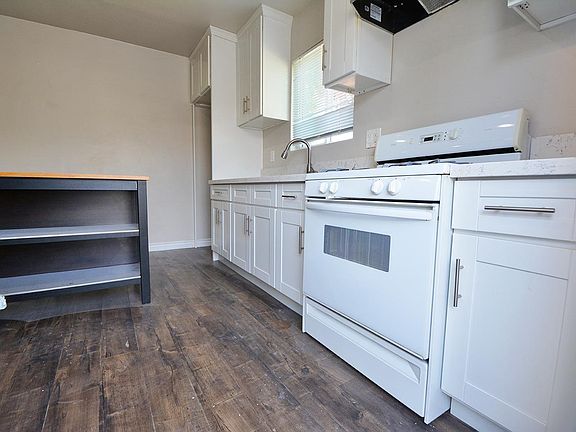 4th image of 9616 Gerald Ave