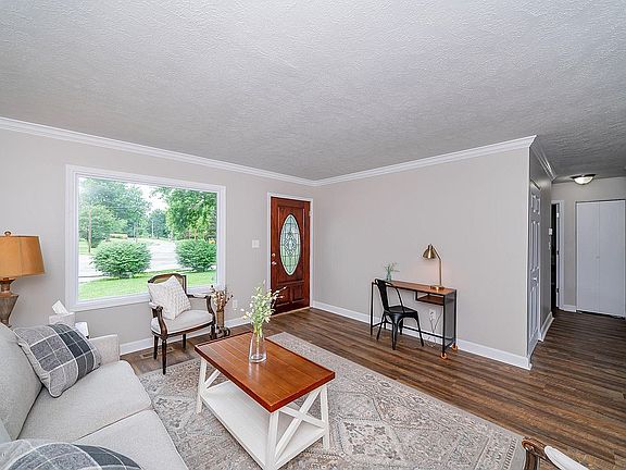 4th image of 10715 Leelah Ct