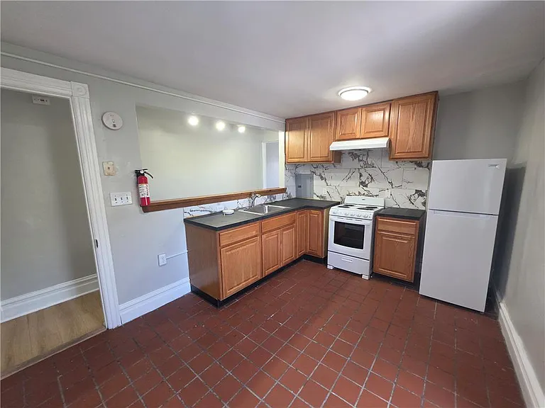 45 N 11th St #3 — Photo 6