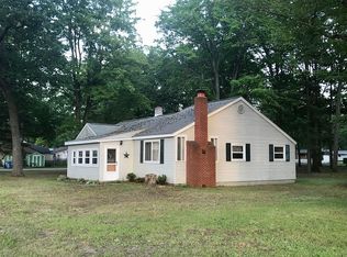 203 Rapson Ave, Houghton Lake, MI 48629