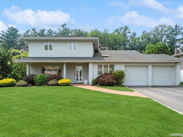 39 Colgate Lane, Woodbury, NY 11797