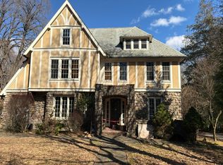 270 Cherry Ln, Airmont, NY 10901